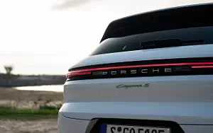 Cars wallpapers Porsche Cayenne S E-Hybrid (Carrara White Metallic) - 2023