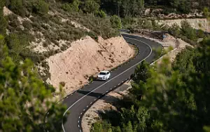 Cars wallpapers Porsche Cayenne Turbo E-Hybrid (Carrara White Metallic) - 2023