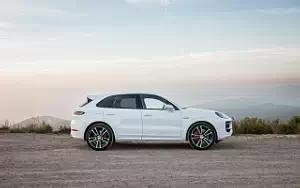 Cars wallpapers Porsche Cayenne Turbo E-Hybrid (Carrara White Metallic) - 2023