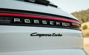 Cars wallpapers Porsche Cayenne Turbo E-Hybrid (Carrara White Metallic) - 2023