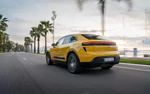 Cars wallpapers Porsche Macan Turbo (Speed Yellow) - 2024