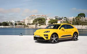 Cars wallpapers Porsche Macan Turbo (Speed Yellow) - 2024