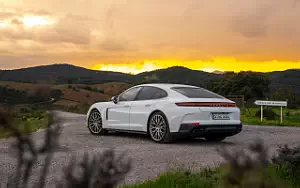 Cars wallpapers Porsche Panamera 4 E-Hybrid (Carrara White Metallic) - 2024