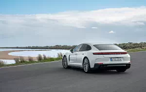 Cars wallpapers Porsche Panamera 4 E-Hybrid (Carrara White Metallic) - 2024