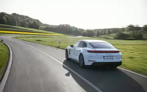 Cars wallpapers Porsche Panamera 4S E-Hybrid (Carrara White Metallic) - 2024