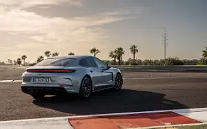 Cars wallpapers Porsche Panamera Turbo E-Hybrid (Dolomite Silver Metallic) - 2024