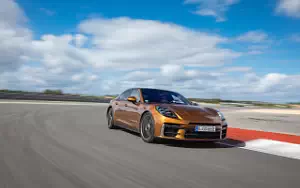 Cars wallpapers Porsche Panamera Turbo E-Hybrid (Madeira Gold Metallic) - 2024