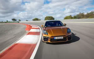 Cars wallpapers Porsche Panamera Turbo E-Hybrid (Madeira Gold Metallic) - 2024