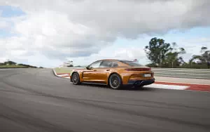 Cars wallpapers Porsche Panamera Turbo E-Hybrid (Madeira Gold Metallic) - 2024