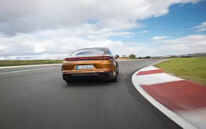 Cars wallpapers Porsche Panamera Turbo E-Hybrid (Madeira Gold Metallic) - 2024