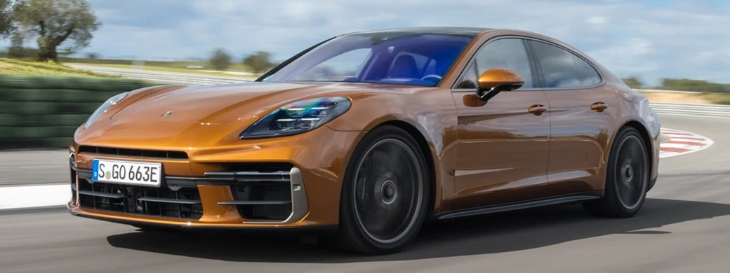 Cars desktop wallpapers Porsche Panamera Turbo E-Hybrid (Madeira Gold Metallic) - 2024 - Car wallpapers