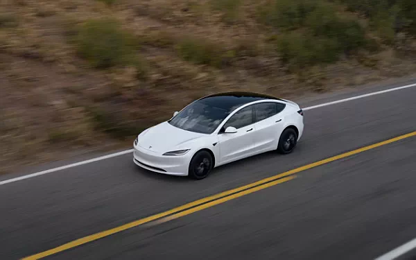 Cars wallpapers Tesla Model 3 Standard - 2025