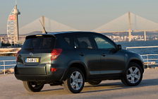 Toyota RAV4 - 2006